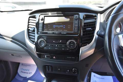 Mitsubishi L200 L200 2.4 DI-D DC Barbarian Auto 4WD Euro 6 4dr - U1650