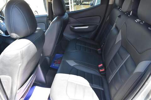 Mitsubishi L200 L200 2.4 DI-D DC Barbarian Auto 4WD Euro 6 4dr - U1650