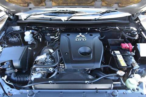 Mitsubishi L200 L200 2.4 DI-D DC Barbarian Auto 4WD Euro 6 4dr - U1650