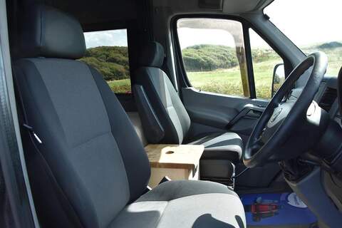 Volkswagen Crafter 2.0 TDI CR35 Panel Van 4dr Diesel Manual L2 H3 (234 g/km, 134 bhp) - U1671