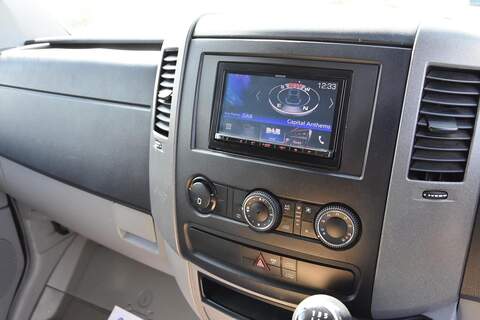 Volkswagen Crafter 2.0 TDI CR35 Panel Van 4dr Diesel Manual L2 H3 (234 g/km, 134 bhp) - U1671