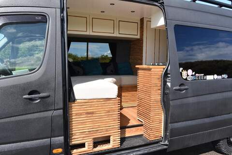 Volkswagen Crafter 2.0 TDI CR35 Panel Van 4dr Diesel Manual L2 H3 (234 g/km, 134 bhp) - U1671