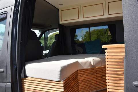 Volkswagen Crafter 2.0 TDI CR35 Panel Van 4dr Diesel Manual L2 H3 (234 g/km, 134 bhp) - U1671