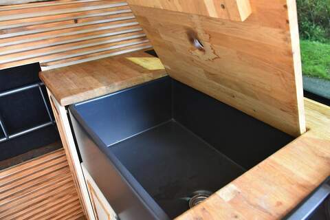 Volkswagen Crafter 2.0 TDI CR35 Panel Van 4dr Diesel Manual L2 H3 (234 g/km, 134 bhp) - U1671