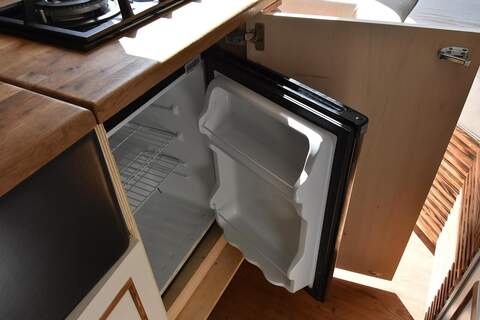 Volkswagen Crafter 2.0 TDI CR35 Panel Van 4dr Diesel Manual L2 H3 (234 g/km, 134 bhp) - U1671