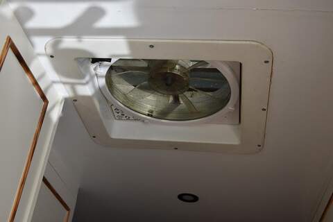 Volkswagen Crafter 2.0 TDI CR35 Panel Van 4dr Diesel Manual L2 H3 (234 g/km, 134 bhp) - U1671