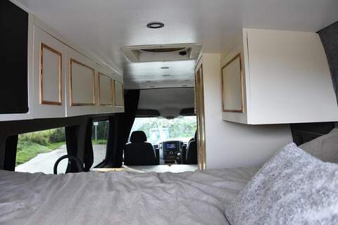 Volkswagen Crafter 2.0 TDI CR35 Panel Van 4dr Diesel Manual L2 H3 (234 g/km, 134 bhp) - U1671