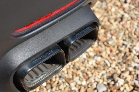 Mercedes-Benz AMG GT 4.0 V8 BiTurbo GPF C Roadster 2dr Petrol SpdS DCT Euro 6 (s/s) (557 ps) - U1678