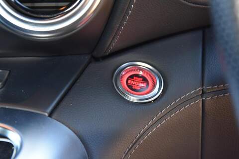 Mercedes-Benz AMG GT 4.0 V8 BiTurbo GPF C Roadster 2dr Petrol SpdS DCT Euro 6 (s/s) (557 ps) - U1678