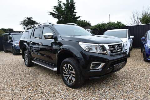Nissan Navara 2.3 dCi Tekna Pickup Double Cab 4dr Diesel Auto 4WD Euro 6 (190 ps) - U1685