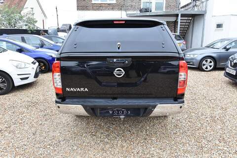 Nissan Navara 2.3 dCi Tekna Pickup Double Cab 4dr Diesel Auto 4WD Euro 6 (190 ps) - U1685