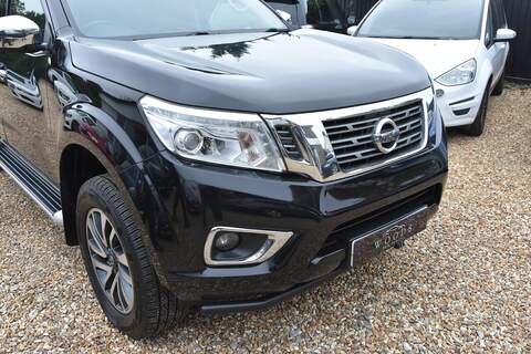 Nissan Navara 2.3 dCi Tekna Pickup Double Cab 4dr Diesel Auto 4WD Euro 6 (190 ps) - U1685
