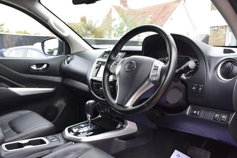 Nissan Navara 2.3 dCi Tekna Pickup Double Cab 4dr Diesel Auto 4WD Euro 6 (190 ps) - U1685