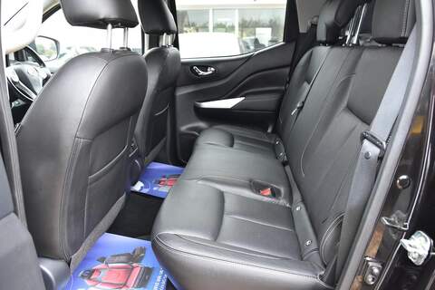 Nissan Navara 2.3 dCi Tekna Pickup Double Cab 4dr Diesel Auto 4WD Euro 6 (190 ps) - U1685