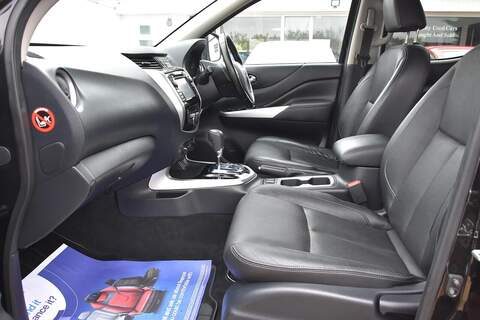 Nissan Navara 2.3 dCi Tekna Pickup Double Cab 4dr Diesel Auto 4WD Euro 6 (190 ps) - U1685