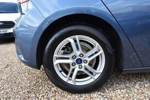 Ford Focus 1.0T EcoBoost Zetec Euro 6 (s/s) 5dr - U1697