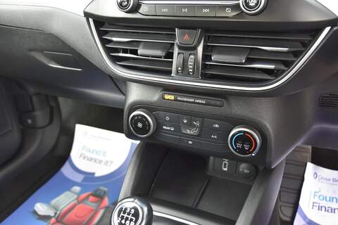Ford Focus 1.0T EcoBoost Zetec Euro 6 (s/s) 5dr - U1697