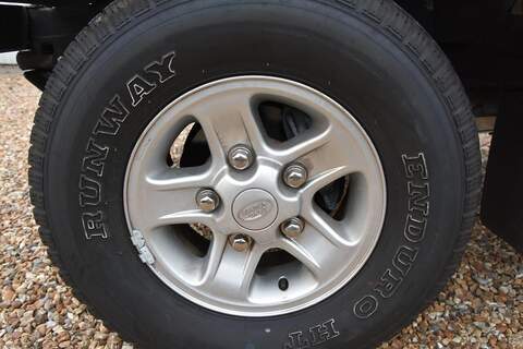 Land Rover Defender 90 2.5 TD5 County Hard Top SUV 3dr Diesel Manual SWB (282 g/km, 120 bhp) - U1736