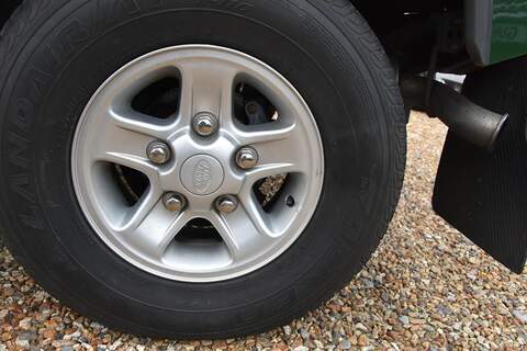 Land Rover Defender 90 2.5 TD5 County Hard Top SUV 3dr Diesel Manual SWB (282 g/km, 120 bhp) - U1736