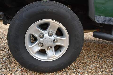 Land Rover Defender 90 2.5 TD5 County Hard Top SUV 3dr Diesel Manual SWB (282 g/km, 120 bhp) - U1736