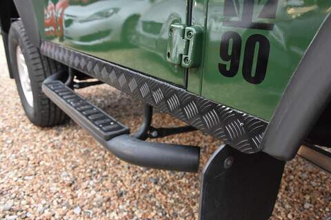 Land Rover Defender 90 2.5 TD5 County Hard Top SUV 3dr Diesel Manual SWB (282 g/km, 120 bhp) - U1736