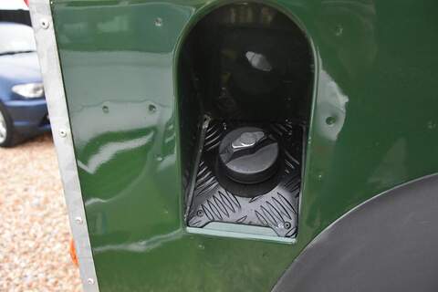 Land Rover Defender 90 2.5 TD5 County Hard Top SUV 3dr Diesel Manual SWB (282 g/km, 120 bhp) - U1736