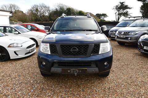 Nissan Navara 2.5 dCi Tekna Auto 4WD Euro 5 4dr - U1743