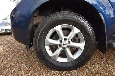 Nissan Navara 2.5 dCi Tekna Auto 4WD Euro 5 4dr - U1743