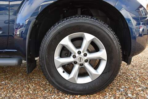 Nissan Navara 2.5 dCi Tekna Auto 4WD Euro 5 4dr - U1743