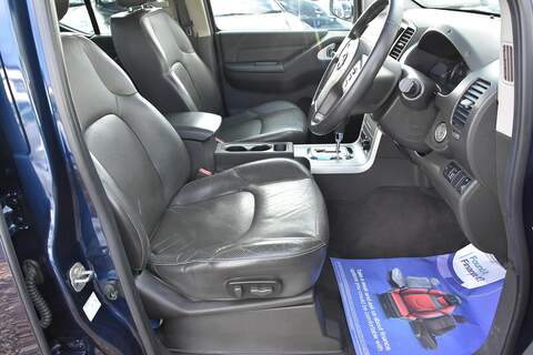 Nissan Navara 2.5 dCi Tekna Auto 4WD Euro 5 4dr - U1743