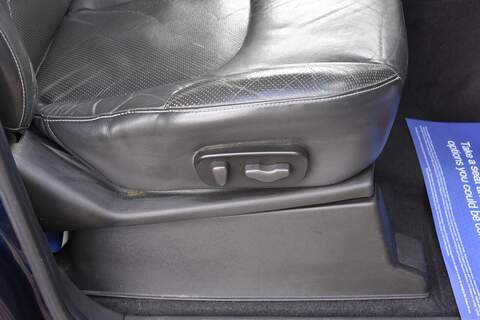 Nissan Navara 2.5 dCi Tekna Auto 4WD Euro 5 4dr - U1743