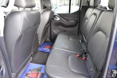 Nissan Navara 2.5 dCi Tekna Auto 4WD Euro 5 4dr - U1743