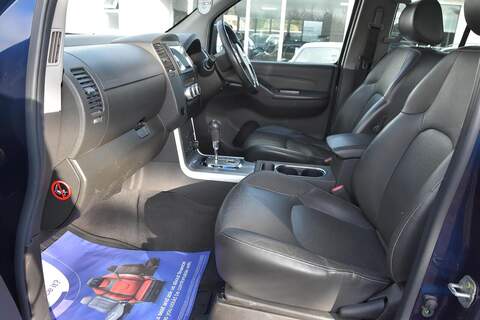 Nissan Navara 2.5 dCi Tekna Auto 4WD Euro 5 4dr - U1743