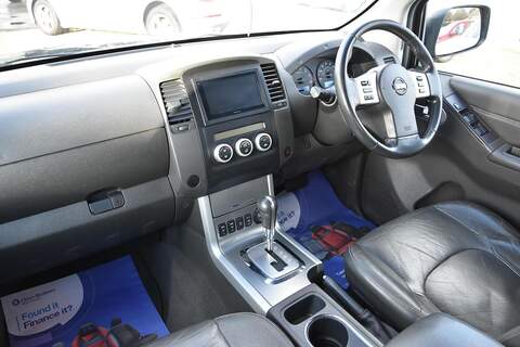 Nissan Navara 2.5 dCi Tekna Auto 4WD Euro 5 4dr - U1743