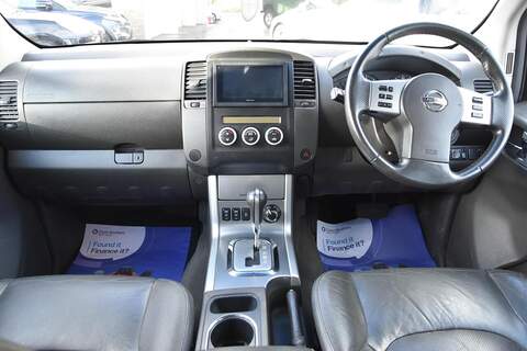 Nissan Navara 2.5 dCi Tekna Auto 4WD Euro 5 4dr - U1743