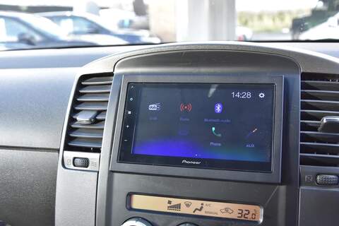 Nissan Navara 2.5 dCi Tekna Auto 4WD Euro 5 4dr - U1743