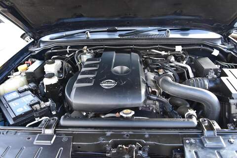 Nissan Navara 2.5 dCi Tekna Auto 4WD Euro 5 4dr - U1743