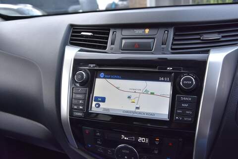 Nissan Navara 2.3 dCi Tekna Auto 4WD Euro 6 4dr - U1757