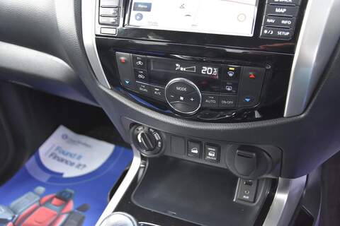 Nissan Navara 2.3 dCi Tekna Auto 4WD Euro 6 4dr - U1757