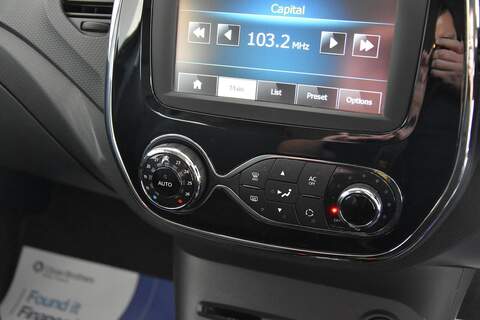 Renault Captur Captur Dynamique S MediaNav SUV 1 Automatic Diesel - U1762