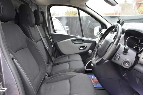 Renault Trafic 1.6 dCi ENERGY 27 Sport Nav SWB Standard Roof Euro 6 (s/s) 5dr - U1772