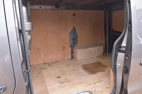 Renault Trafic 1.6 dCi ENERGY 27 Sport Nav SWB Standard Roof Euro 6 (s/s) 5dr - U1772