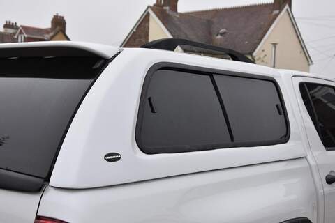 Toyota Hilux 2.8 D-4D-h Invincible X Auto 4WD Euro 6 4dr - U1781