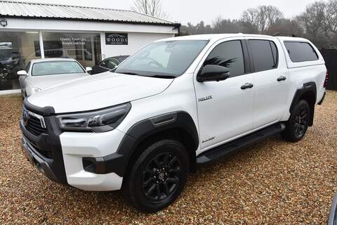 Toyota Hilux 2.8 D-4D-h Invincible X Auto 4WD Euro 6 4dr - U1781