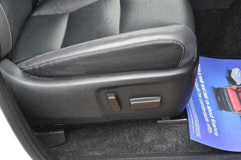 Toyota Hilux 2.8 D-4D-h Invincible X Auto 4WD Euro 6 4dr - U1781