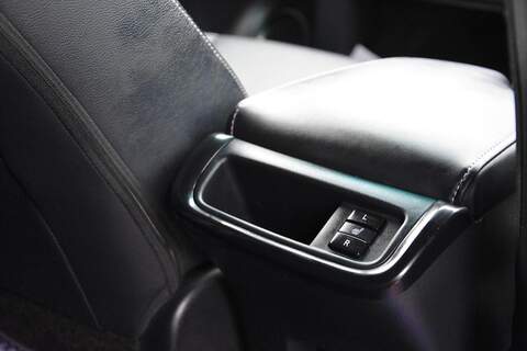 Toyota Hilux 2.8 D-4D-h Invincible X Auto 4WD Euro 6 4dr - U1781