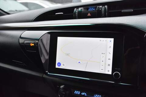 Toyota Hilux 2.8 D-4D-h Invincible X Auto 4WD Euro 6 4dr - U1781