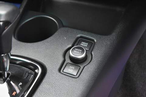 Toyota Hilux 2.8 D-4D-h Invincible X Auto 4WD Euro 6 4dr - U1781