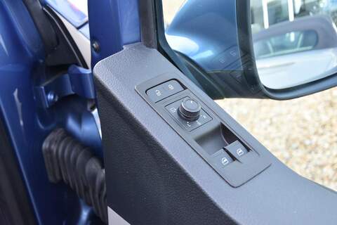 Volkswagen Transporter 2.0 BiTDI T30 BlueMotion Tech Highline Kombi Double Cab 5dr Diesel DSG FWD SWB Euro 5 (s/s) (180 ps) - U1783