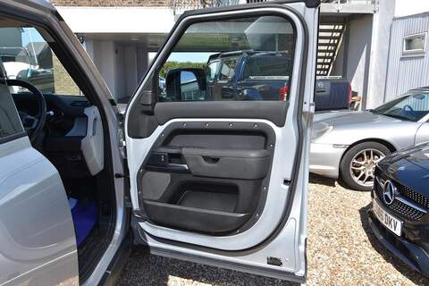 Land Rover Defender 110 2.0 SD4 Auto 4WD Euro 6 (s/s) 5dr - U1792